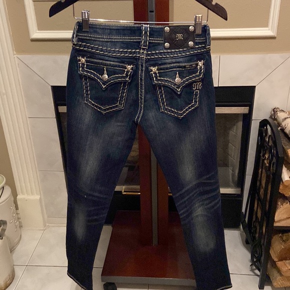 Miss Me. Like new. 27. 31 inseam. - Picture 3 of 4